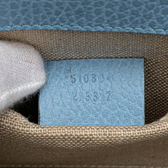 Bolso cruzado de cuero con textura de grano - Image 6