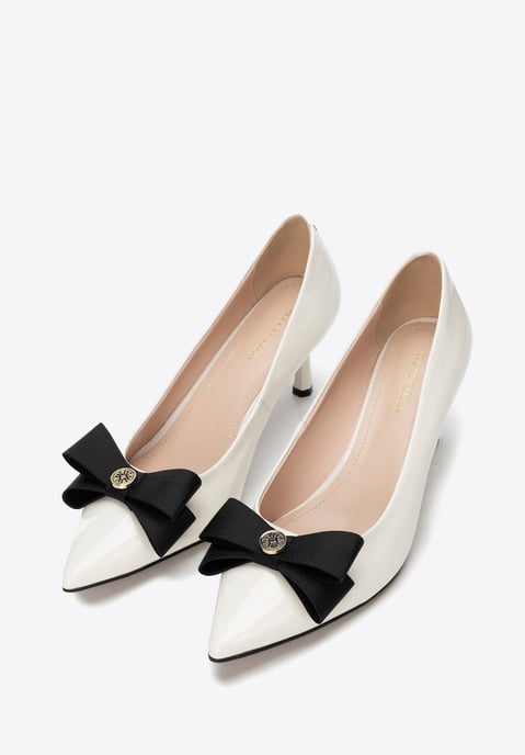 Zapatos de salón de piel para mujer Wittchen con lazo, color crema y negro - Image 3