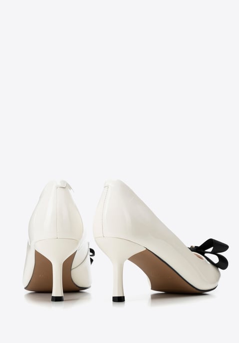 Zapatos de salón de piel para mujer Wittchen con lazo, color crema y negro - Image 5