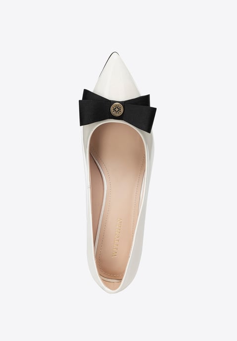 Zapatos de salón de piel para mujer Wittchen con lazo, color crema y negro - Image 6