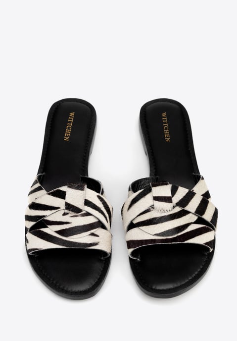 Chanclas de piel con estampado animal de Wittchen para mujer en color negro y - Image 3