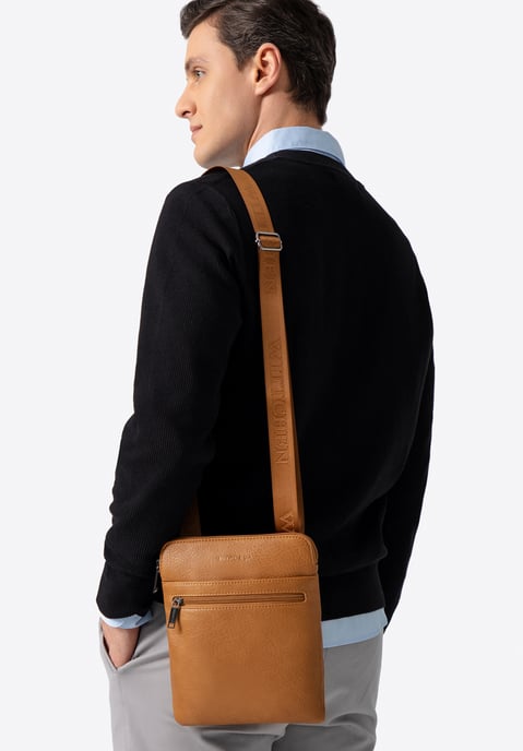 Bolso bandolera pequeño Wittchen para hombre en piel sintética marrón - Image 2