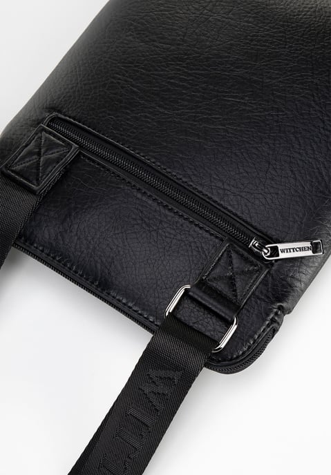 Bolso bandolera pequeño Wittchen para hombre en piel sintética negra - Image 5