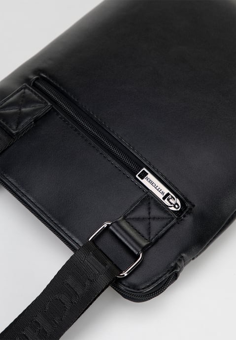 Bolso bandolera Wittchen para hombre en piel sintética negra - Image 4
