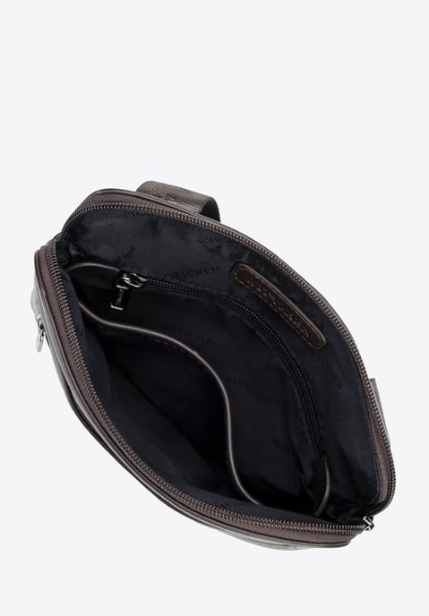 Bolso bandolera Wittchen para hombre en piel sintética marrón oscuro. Piel - Image 3