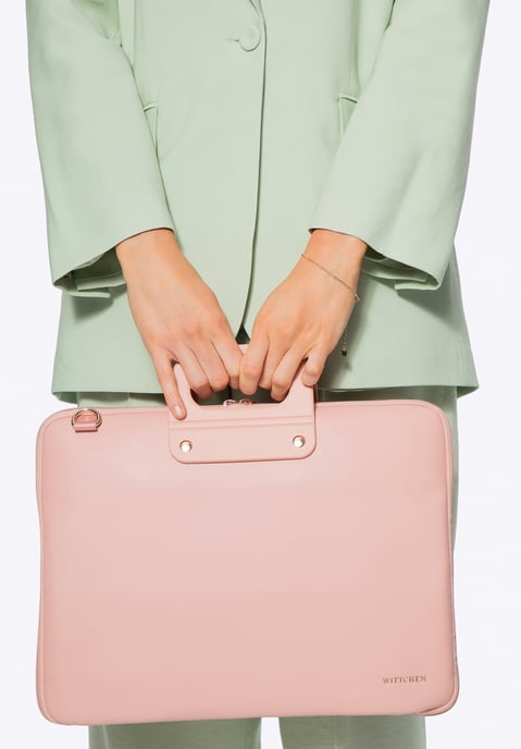 Bolso para portátil Wittchen de 15" para mujer en piel sintética rosa - Image 1