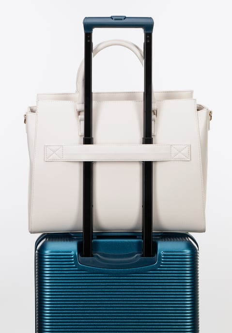 Bolso para portátil Wittchen de 17 pulgadas para mujer en piel sintética color - Image 5