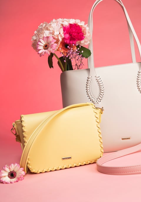 Bolso bandolera Wittchen para mujer con solapa ribeteada, amarillo - Image 2