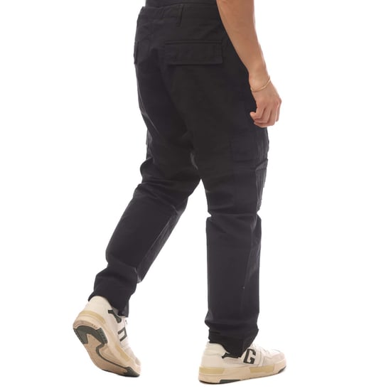 Pantalones cargo CROSS de nailon con cordón ajustable en el tobillo en negro - Image 2