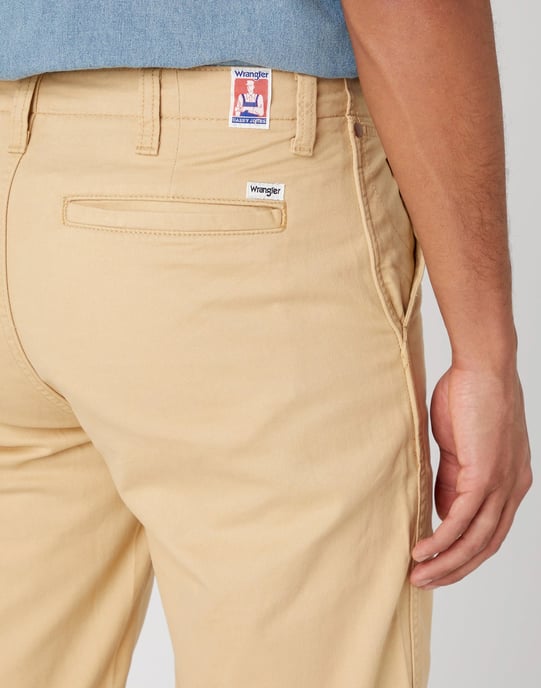 GB - Wrangler - CASEY CHINO SHORTS TAOS TAUPE - Image 6