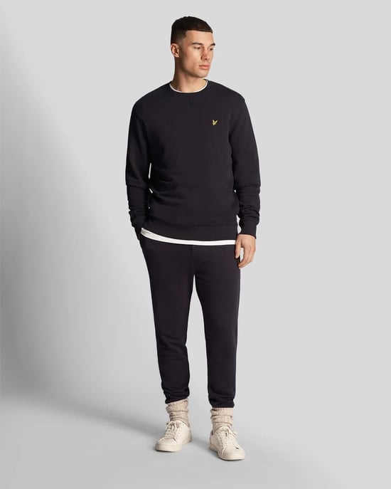 Sudadera color azul marino oscuro con la marca Lyle & Scott - Image 3