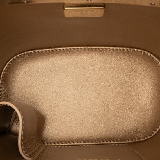 Bolso de mano acolchado en forma de barril - Image 4