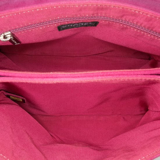 Bolso de Hombro de Ante Con Acolchado - Image 4