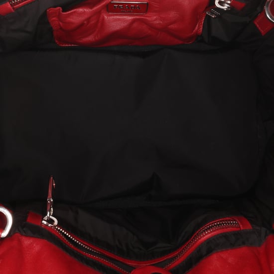Bolso Tote de Piel Acolchada con Diseño Estructurado - Image 4