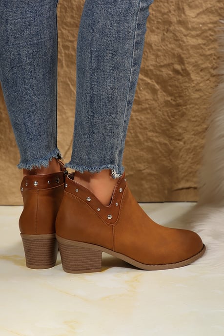 Botines con tachuelas de tacón bajo - Image 2