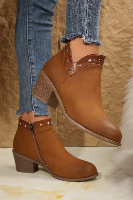 Botines con tachuelas de tacón bajo - Image 4