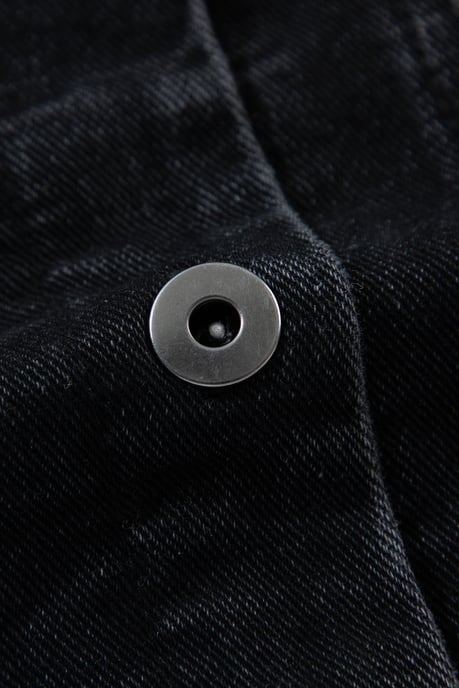 Chaqueta de mezclilla con capucha y mangas a cuadros - Image 2
