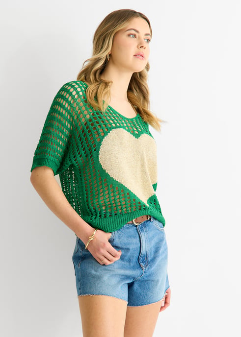 Top de ganchillo con estampado de corazones y red verde - Image 3