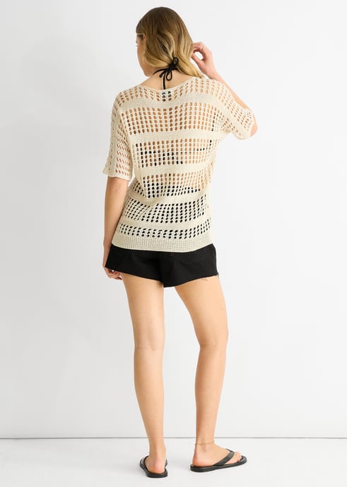 Top holgado de croché con red de color beige - Image 4