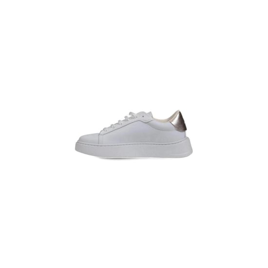 Zapatillas de plataforma con detalles de tachuelas - Image 3
