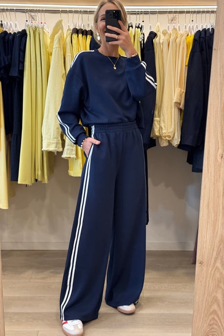 Conjunto de Pantalón con Detalle de Rayas - Image 2