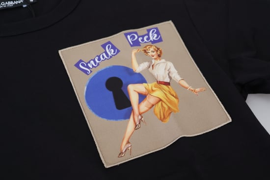 Camiseta Gráfica con Abertura Sneak Peek - Image 6
