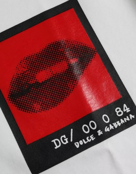 Camiseta de Manga Corta con Estampado de Labios - Image 5