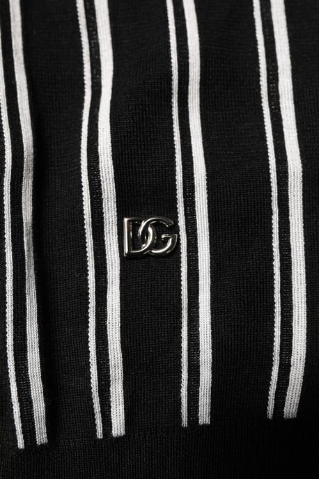 Camisa Polo de Rayas con Cuello en V - Image 6