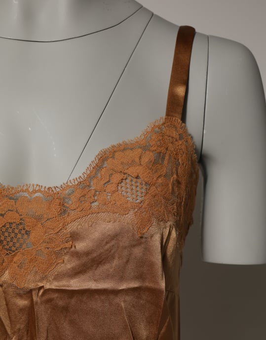 Camisón de Seda con Encaje - Image 3