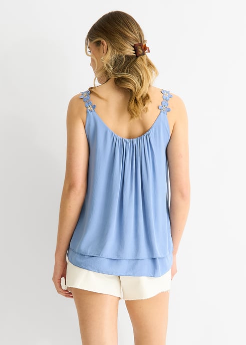Top oversize con tirantes florales de denim - Image 4
