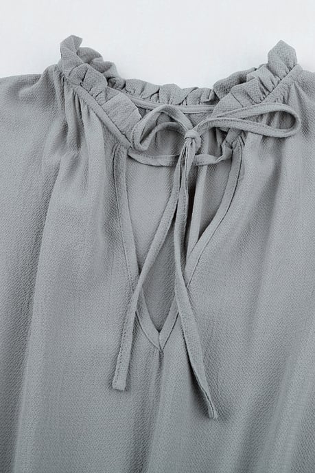 Vestido mini con volantes de manga larga en V gris - Image 2