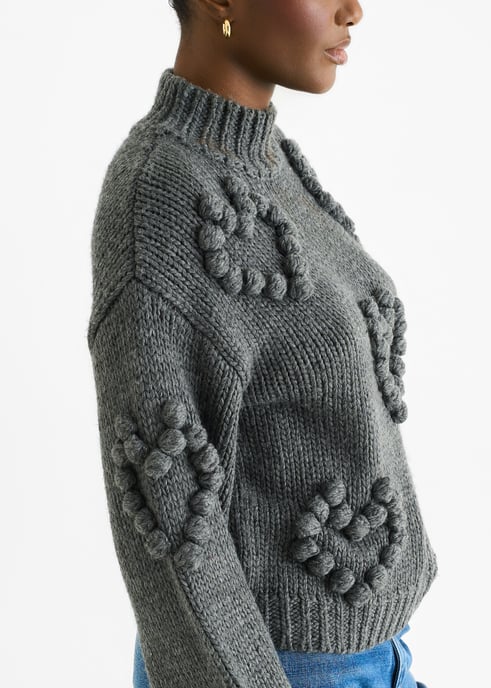 Jersey de cuello alto de punto grueso con corazón gris oscuro - Image 3