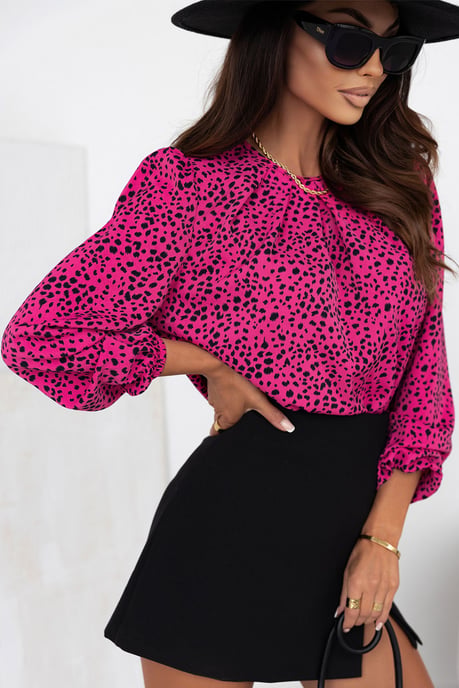 Blusa Plisada de Leopardo Rosa con Abertura en el Cuello - Image 2