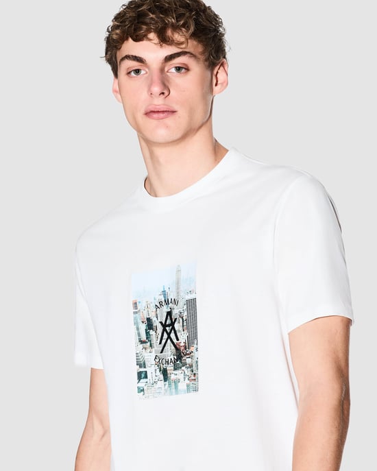 Camiseta Gráfica Blanca - Image 3