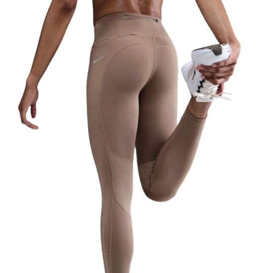 Leggings Nike Epic Fast De Tiro Medio En Marrón Visón - Image 3