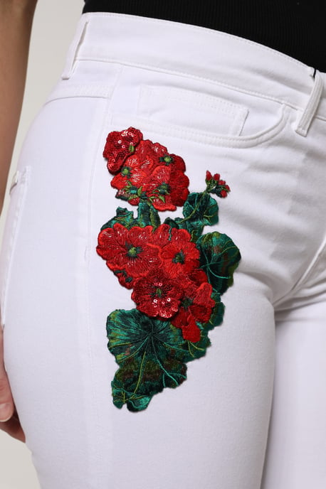 Jeans Rectos Bordados de Flores - Image 6