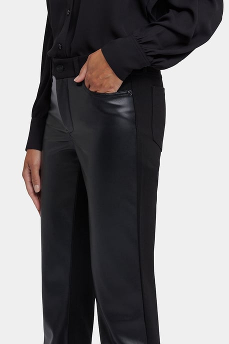 Pantalones Rectos Marilyn de Cuero Vegan Stretch Sculpt-Her™ | Negros - Image 4