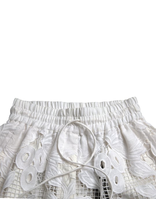 Pantalones Cortos con Ojetes Modelo Pan74892 - Image 5