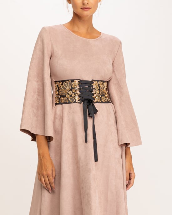 Vestido con cinturón bordado - Image 4