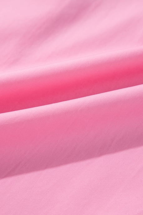 Vestido Mini de Camisa con Botones y Mangas Abullonadas en Color Rosa Brillante - Image 4