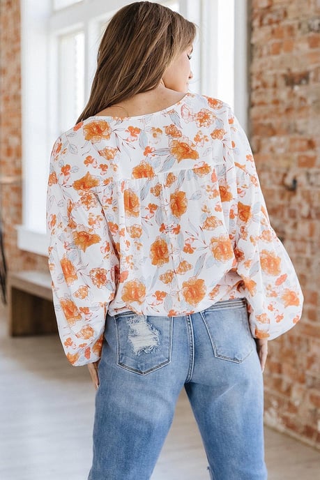 Blusa Floral de Manga Burbuja con Escote en V y Cinta de Flecos Blanca - Image 3