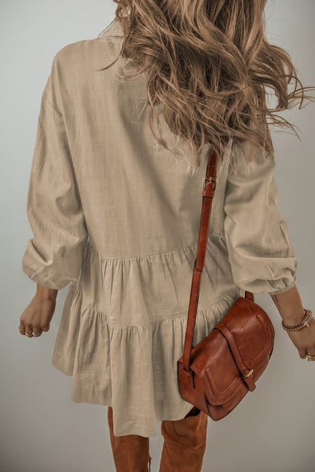 Vestido mini de camisa plisada de tirantes abotonados con mangas abullonadas en tono bronceado - Image 3