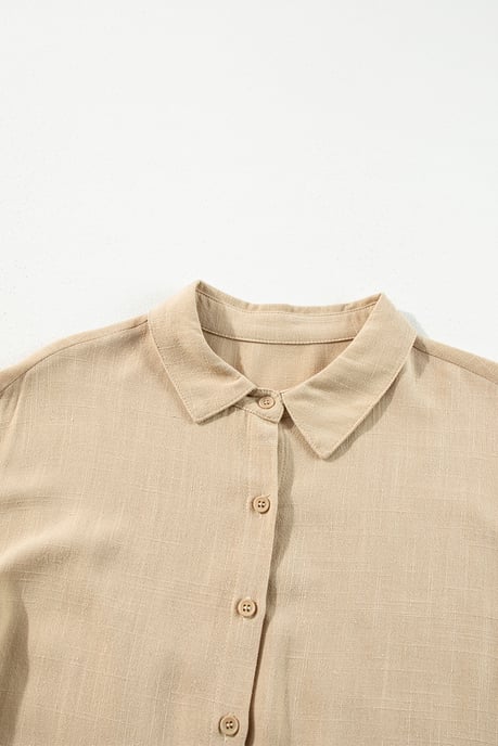 Vestido mini de camisa plisada de tirantes abotonados con mangas abullonadas en tono bronceado - Image 6