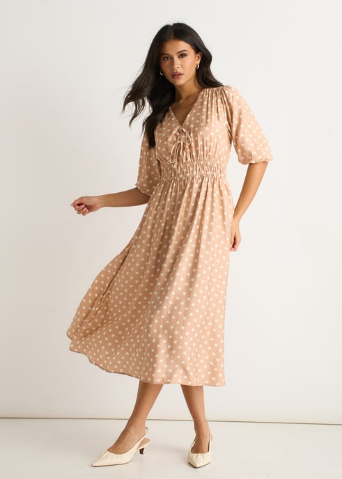 Vestido midi recto con cintura fruncida y estampado de manchas de avena - Image 3