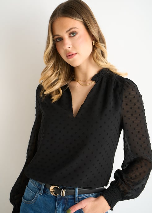 Blusa negra de gasa con cuello con volantes - Image 3