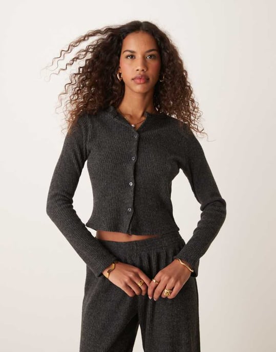 Miss Selfridge borstad ribbade kofta i kolgrå - Image 1