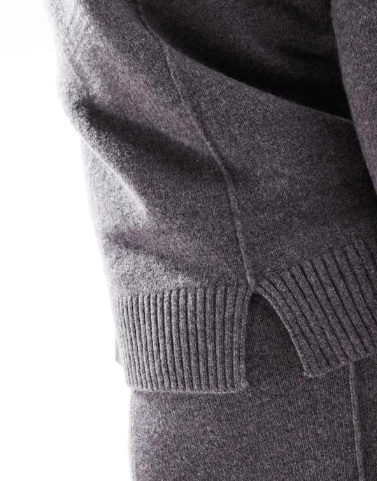 ASOS DESIGN oversized rundhalsad jumper med söm bak i blandning av lammull i kollektionsgrå - Image 4