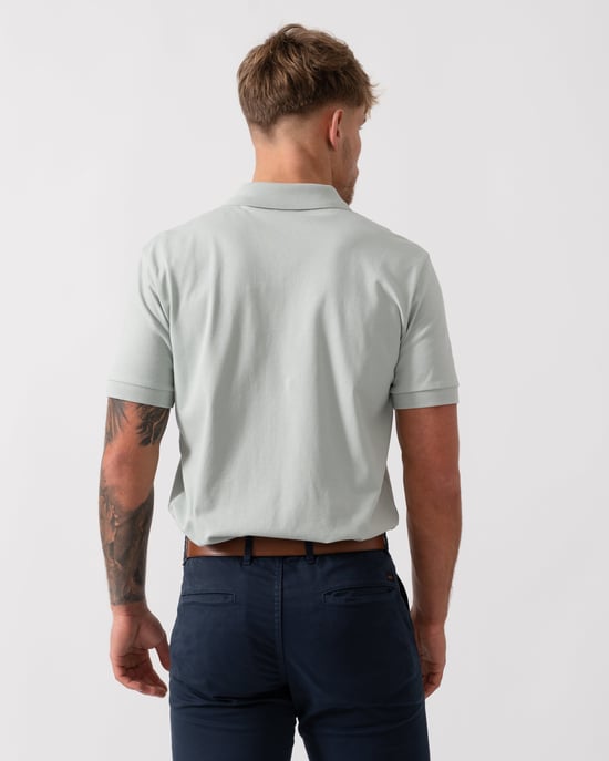 Camisa Polo Slim-Fit para Hombre en Gris Claro - Image 2