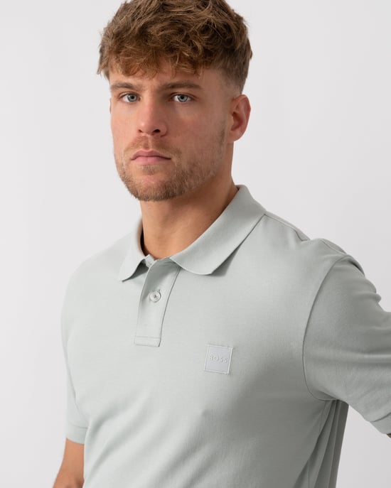 Camisa Polo Slim-Fit para Hombre en Gris Claro - Image 4