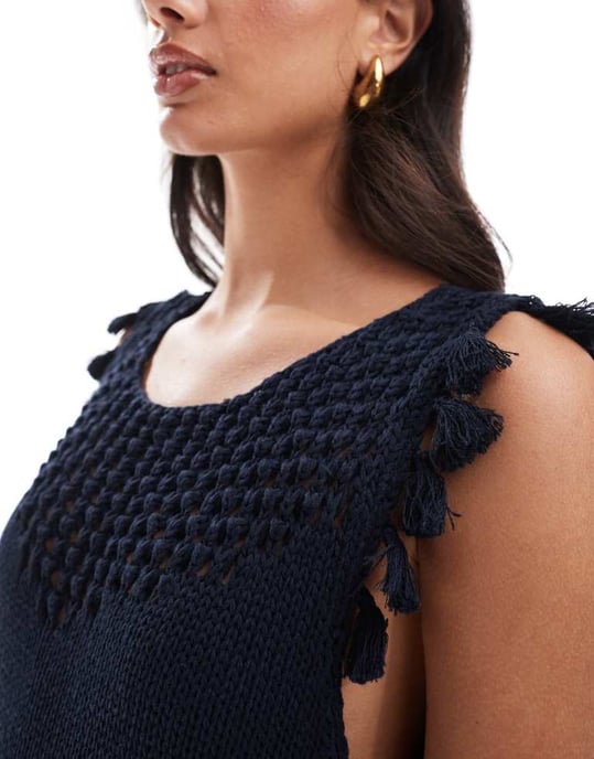 ASOS DESIGN stickad miniklänning med fransar i svart - Image 2